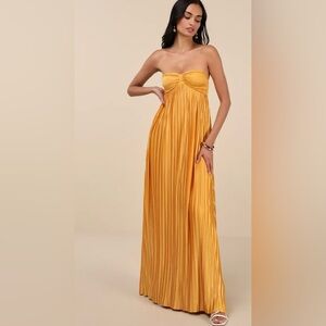 Lulu's Strapless Pleated Dress in Metallic Gold